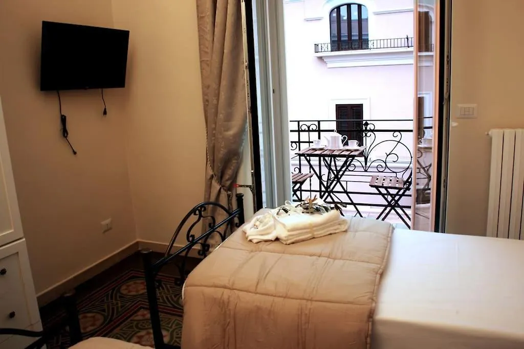 Sealand-Guest House Bari Italia